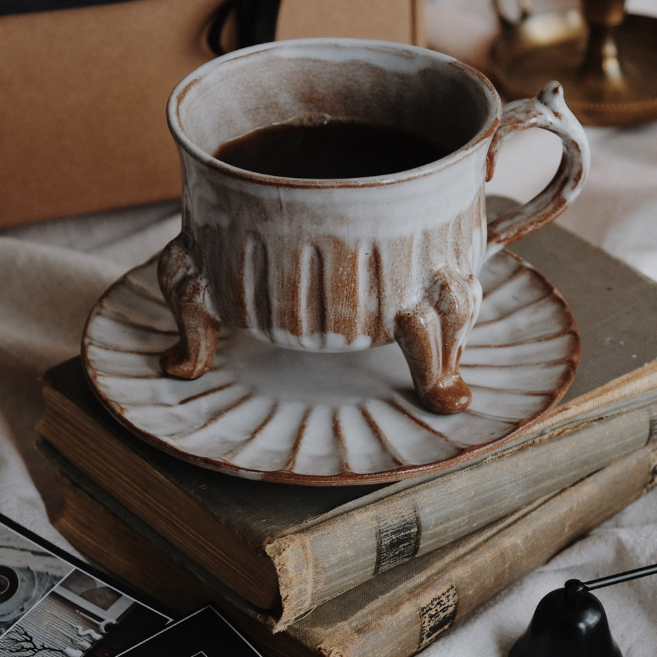 Mug on legs "Gingerbread fluted"