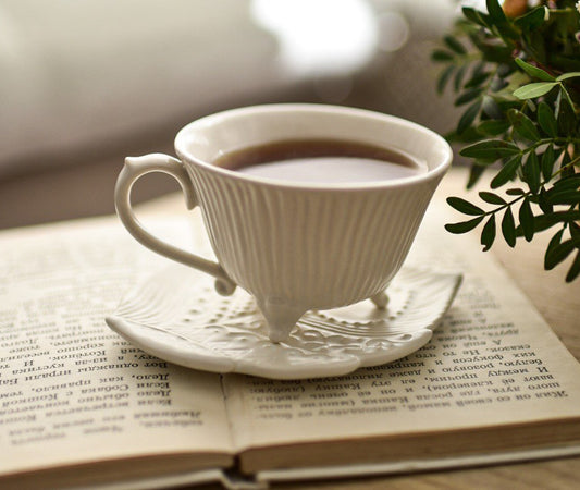 Tea pair, mug on legs 250ml, saucer with textured leaf pattern